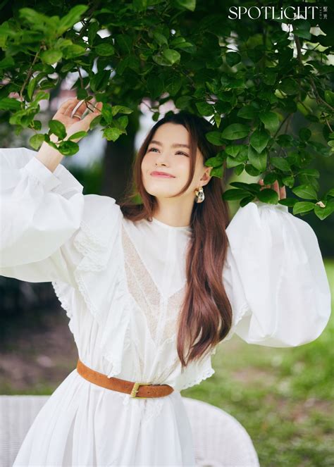 freenbecky  spotlight magazine rgirlslove