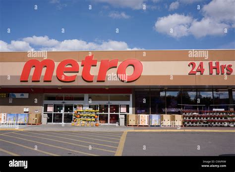 Metro Supermarket Grocery Store Stock Photo Alamy