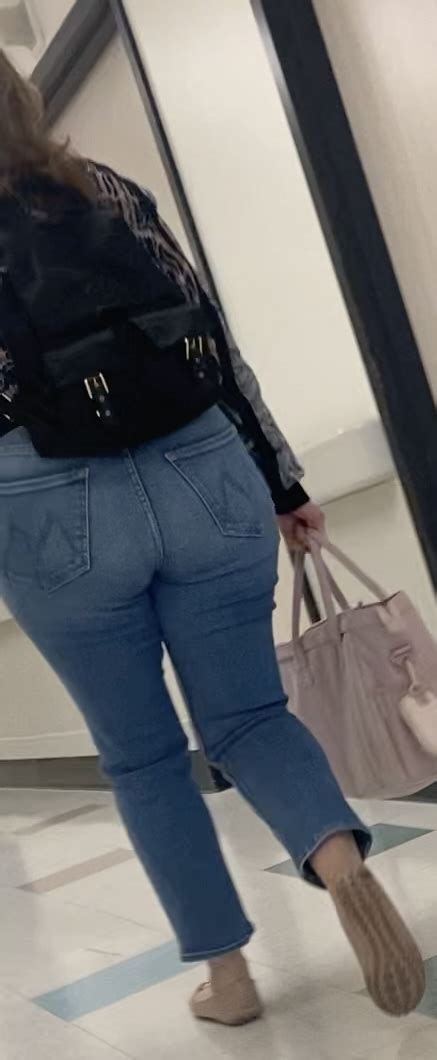 First Post Sexy Milf In Tight Blue Jeans Face Shots Tight Jeans Forum
