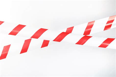 Красная и белая полосатая лента ограждения на белом фоне. Ленты для ...
