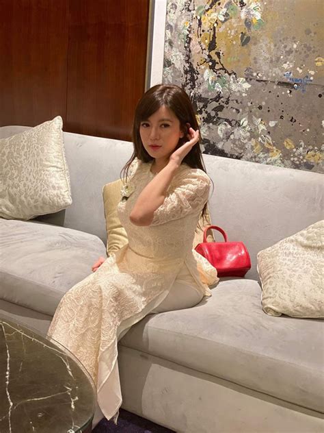 Hot girl Tú Linh MU comeback sau năm sinh đứa nhuận sắc hơn cả thuở còn son