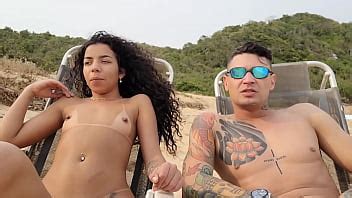 MI NOVIA Y YO FUIMOS A LA PLAYA NUDE Y ESTABAMOS ARREGLOS EN MEDIO DE TODOS XVIDEOS