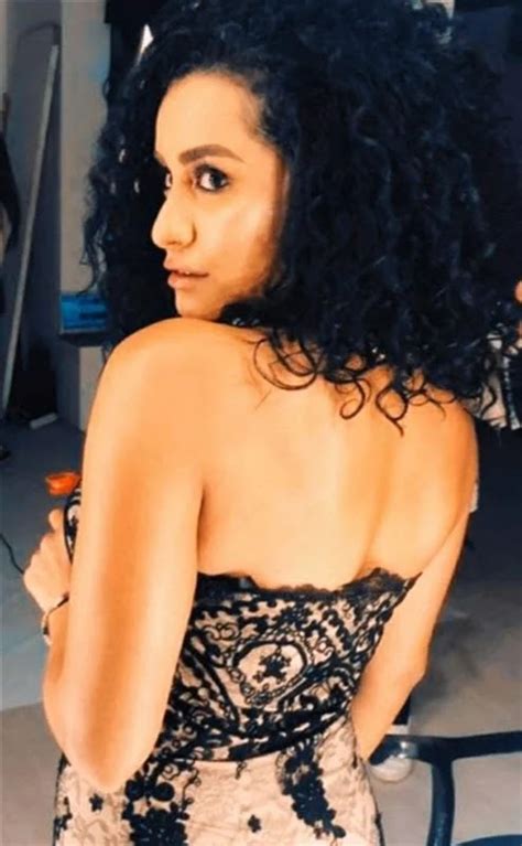 New Hot Sexy Nancy Salah Bikini Pics