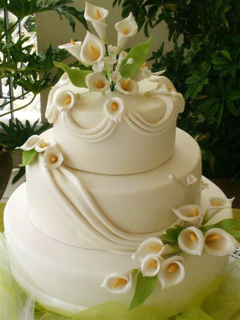 Pin By C B On Calla Lily Flowerandcake Calla Lily Wedding Cake Calla