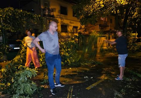 Dramati Ni Prizori Nakon Stravi Nog Nevremena U Beogradu Zemun Te Ko