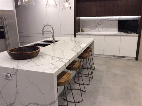 Modern Kitchen Features Smartstone Statuario Venato Moderno Cucina