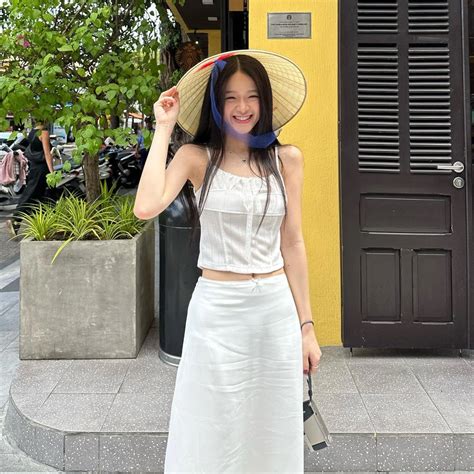 Hai hot girl sinh năm nổi tiếng nhờ hát nhép giờ ra sao Báo Dân trí