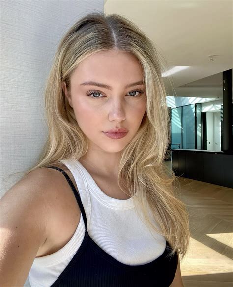 Annie Schroder Nudes PrettyGirls NUDE PICS ORG