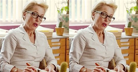 Xem Phim Sex Education T I B B Ng Nh N Ra M Nh L M T B M T H I Trong M T Con N U Kh Ng