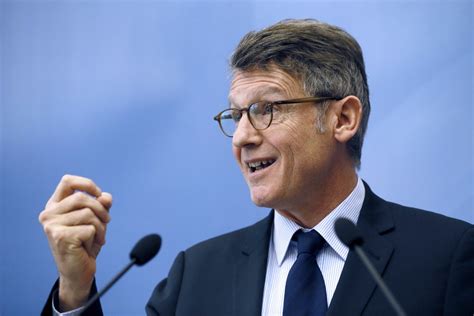 Éducation. Le ministre s’attaque aux “décrocheurs”