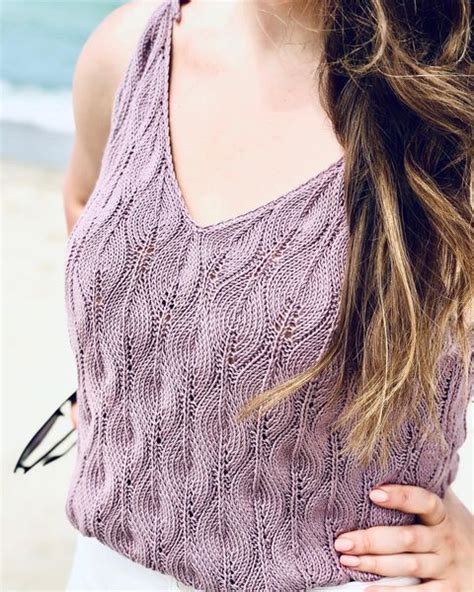 Вязание и Юмор (@knittorine) • Фото и видео в Instagram | Майка, Летний ...