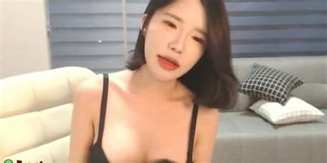 Korean BJ Babe Showing Her Huge Boobs Tnaflix