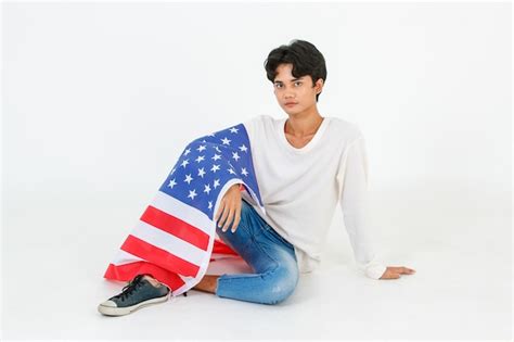 Foto De Est Dio De Retrato Do Jovem Asi Tico Lgbt Gay Bissexual Homossexual Modelo Masculino