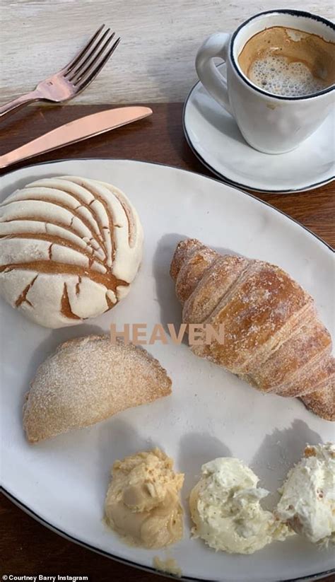 Selena Gomez Shows Off Her Beach Body In Bikini As She Celebrates Her Best Friend S Future