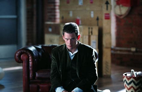 Фото: Забирая жизни / Кадр из фильма «Забирая жизни» (2004) #1364513