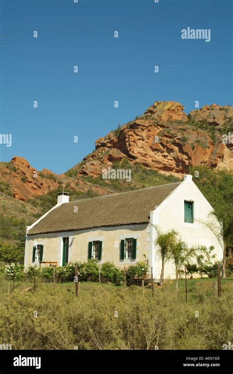 Traditional Farm Cottage Red Stone Hills Area Of The Karoo Region South