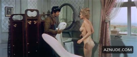 TUTTI PER UNO BOTTE PER TUTTI NUDE SCENES AZNude