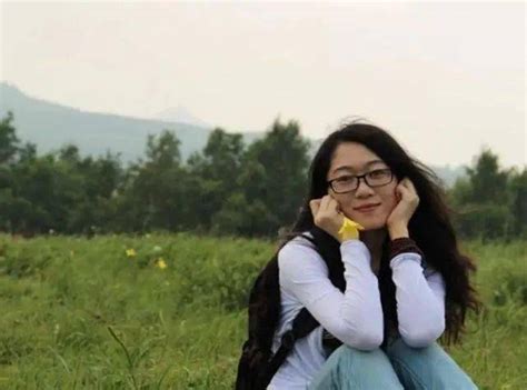 Nữ trợ lý kế nghiệp chồng tỷ phú của hot girl trà sữa Từ thực tập sinh tốt nghiệp trường thường