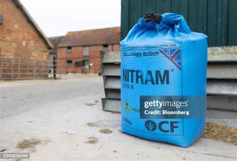 Ammonium Nitrate Fertilizer Photos and Premium High Res Pictures ...