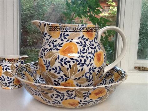 Emma Bridgewater Studio Special Quince And Trailing Leaf 6 Pint Jug And