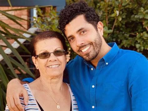 Mae Que Rejeitou O Filho Gay Escreve Carta De Arrependimento O Amor E Nosso Lider A Soma De