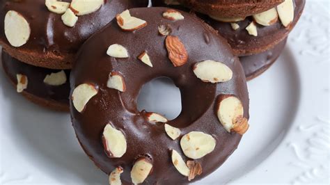 Baked Chocolate Almond Donuts Recipe