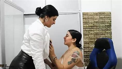 Ein Vorstellungsgespr Ch Ich Werde Geil Und Habe Lesbischen Sex Mit Der Sekret Rin Porno Auf