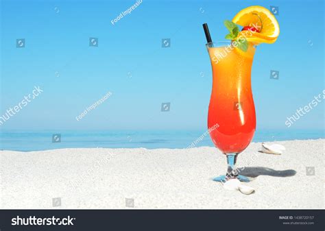 Sex on the beach cocktail Más de fotos de stock con licencia