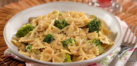 Macarrao Gravata Como Fazer - Macarrao Pesto Gravata Borboleta Tipos De Macarrão: Arte Simples E