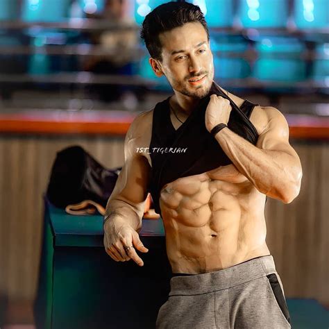 Shirtless Bollywood Men The Og Tiger King Tiger Shroff Bollywood S Buffest Hot Bod Sexiest