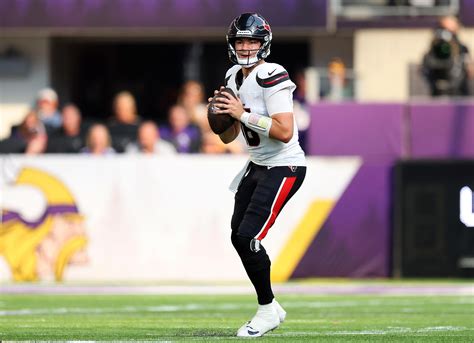 How former Wisconsin quarterback Graham Mertz fared in NFL preseason debut
