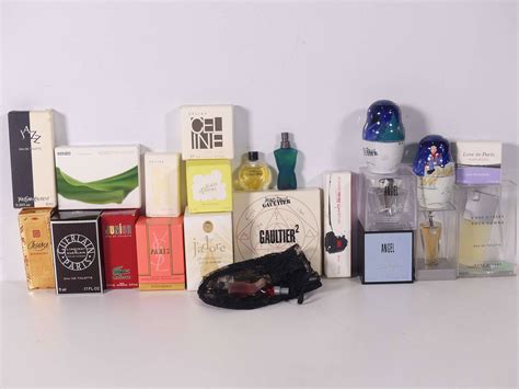 Lot D Environ Miniatures De Parfum En Boite Ou Coffret Dont