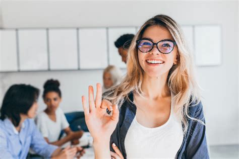 Étudiants étudiantes Vous êtes à La Recherche Dun Job