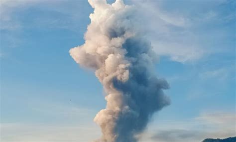 Gunung Dukono Meletus Dan Lontarkan Abu Vulkanik Setinggi 4 000 Meter