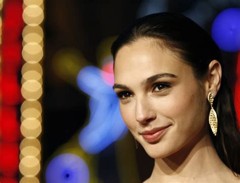 1452x1112 Gal Gadot Actress Face 1452x1112 Resolution Wallpaper Hd