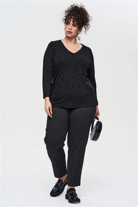 Женские брюки больших размеров купить от 3300 руб в интернет-магазине