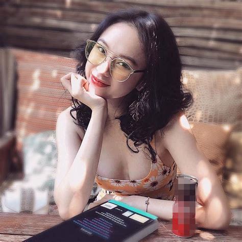 Sao Việt đua nhau diện thời trang thiếu vải bán nude sexy lấn át đầu xuân Báo Dân trí