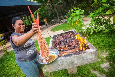 food-indonesia-sulawesi-cover.jpg - Food World Traditional