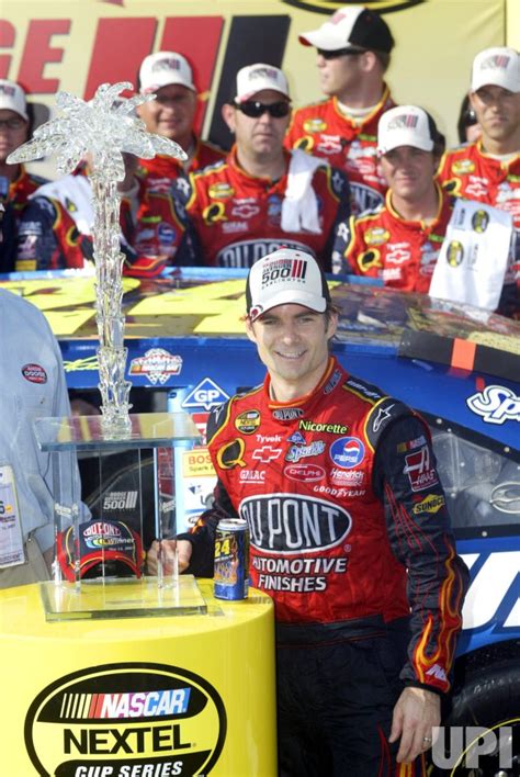Photo Nascar Nextel Cup Dodge Avenger 500 Race In Darlington South