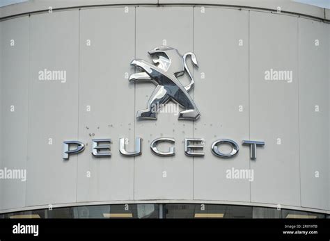 Peugeot Logo Immagini E Fotografie Stock Ad Alta Risoluzione Alamy