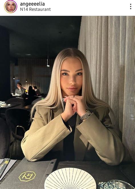 Pin By Keita Melanie On De Tout Silver Blonde Hair Blonde Girl Dark Blonde