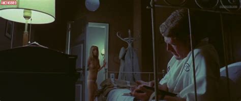 Naked Renate Kasché in Le malizie di Venere