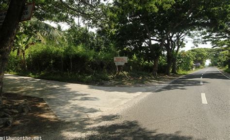 Philippines: Tumalog Falls; Oslob church, Cuartel