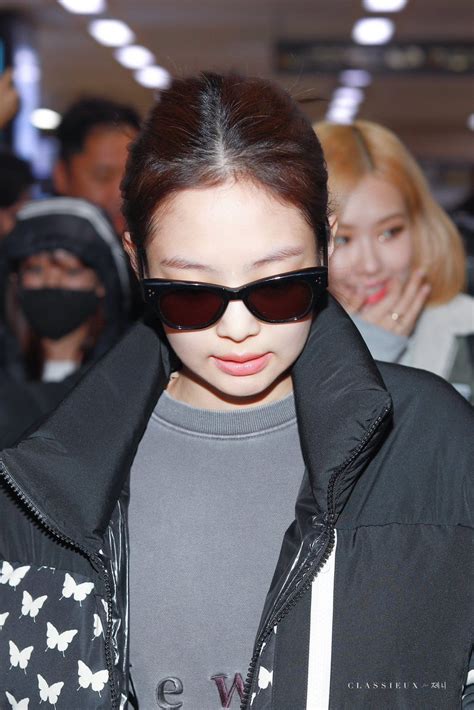 Blackpinkofficial Blackpink Jennie Square Sunglasses Women Black Pink