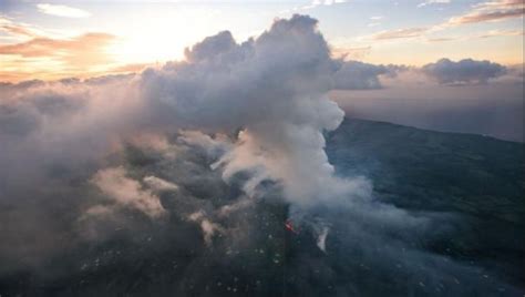 Hawaii Issues Alert Over Ashfall As New Volcanic Fissure Opens