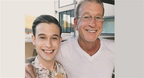 Tyler Henrys Parents He Helped His Mom Find Her Biological Relatives
