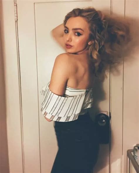 Hot Almost Nude Peyton List Photos ThBlog
