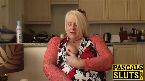 British Ripened Blonde Grandma Carol Frigs Her Raw Coochie Hotntubes