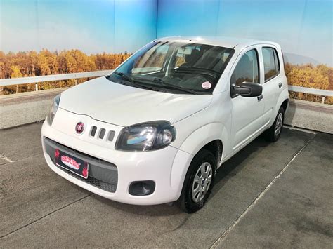 Fiat UNO VIVACE Celeb 1 0 EVO F Flex 8V 3p Flex 4 portas câmbio