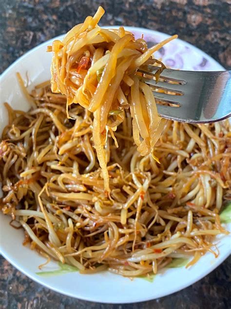 These Sautéed Bean Sprouts Are Amazing And So Easy If You Are Looking